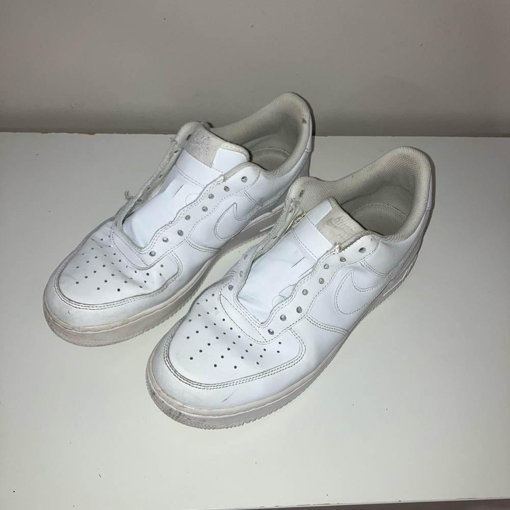 Used men’s Nike Air Force shoes